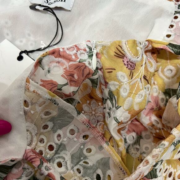 En Saison Presley Midi Dress Tiered Skirt Floral Embroidered M Ruffle Cottage - Picture 6 of 11